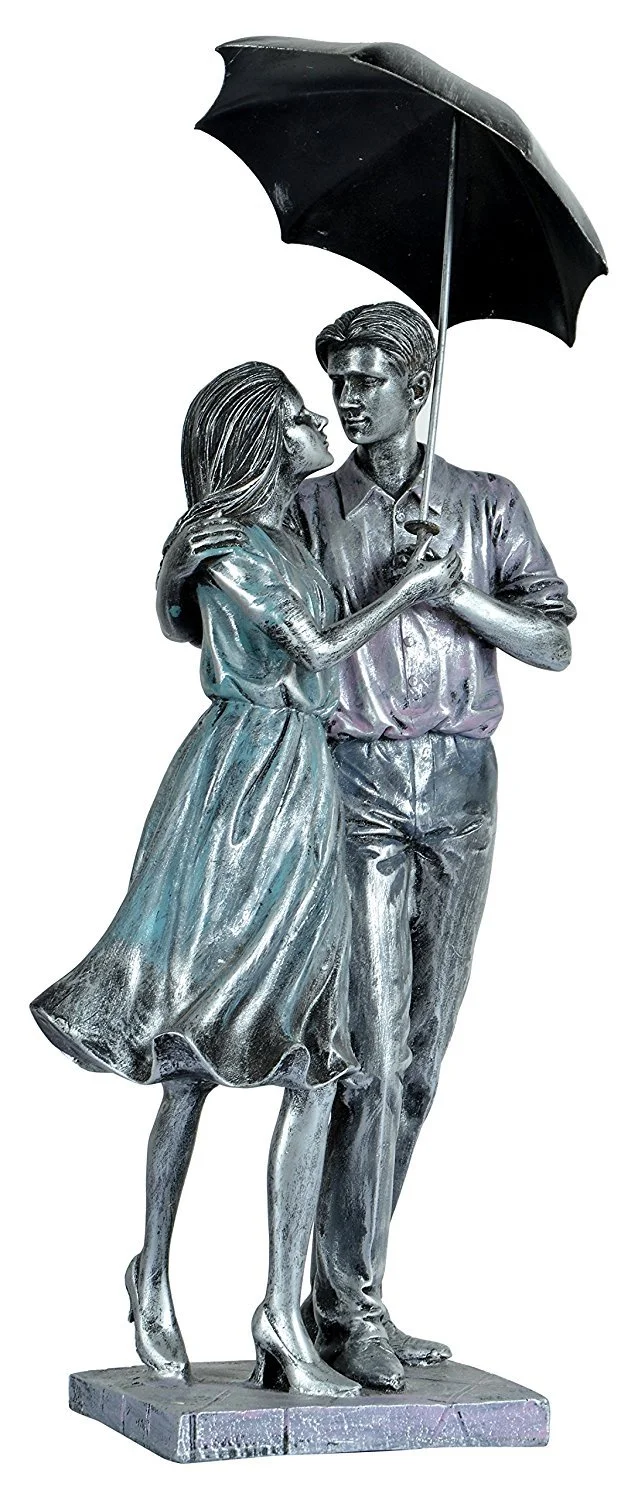 Love Couple statue